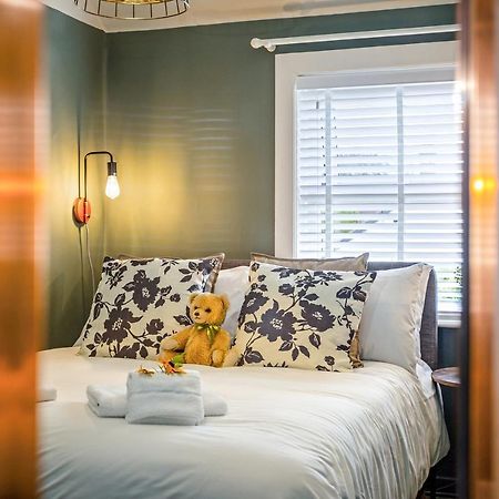Stylish Romantic Country Escape Near Chester Christleton Екстериор снимка